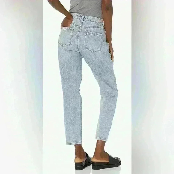 BlankNYC The Madison Crop - Picture 2 of 8